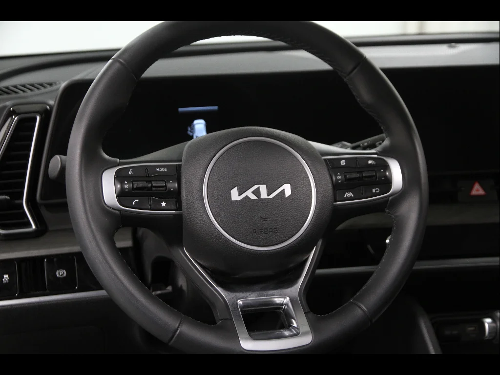Used 2024 Black Kia X-Line image 7