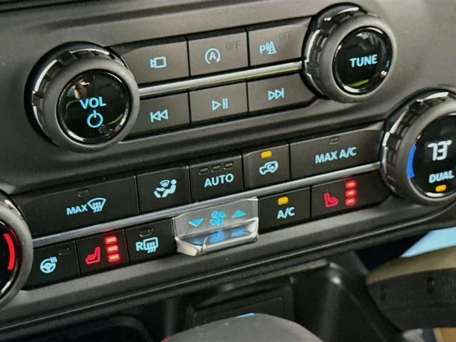New 2025 Carbonized Gray Metallic Ford Badlands® image 52