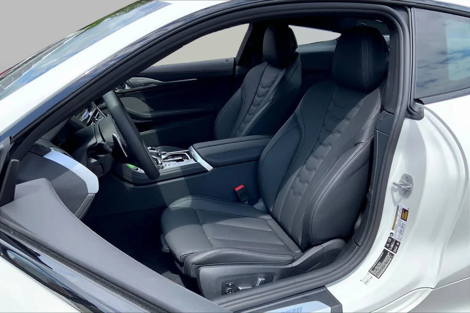 2026 BMW 8 Series 840i - Photo 9