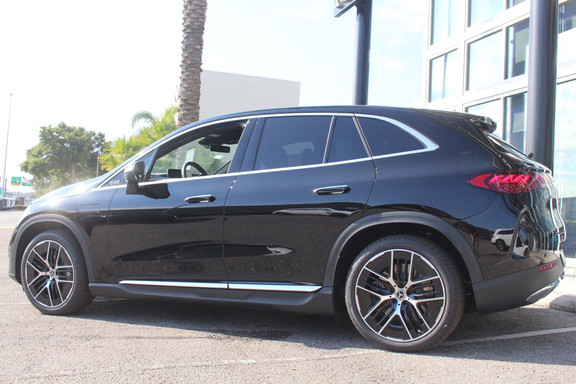 New 2026 Black Mercedes-Benz EQE 320+ image 4
