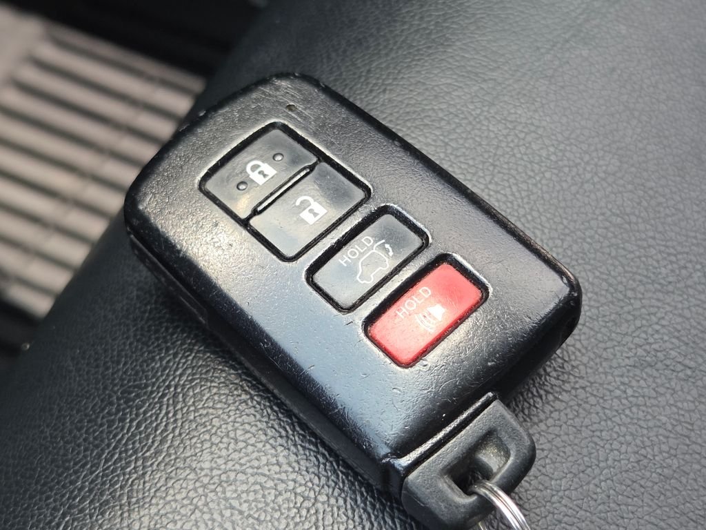 Used 2019 Black Toyota XLE image 39