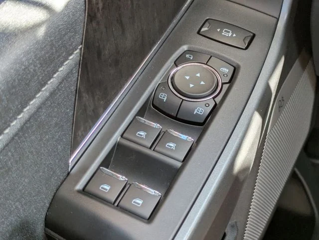 New 2026 Glacier Gray Metallic Tri-Coat Ford F-250® Lariat® image 25