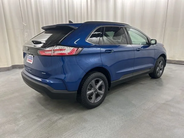 Used 2022 Blue Ford SEL image 6