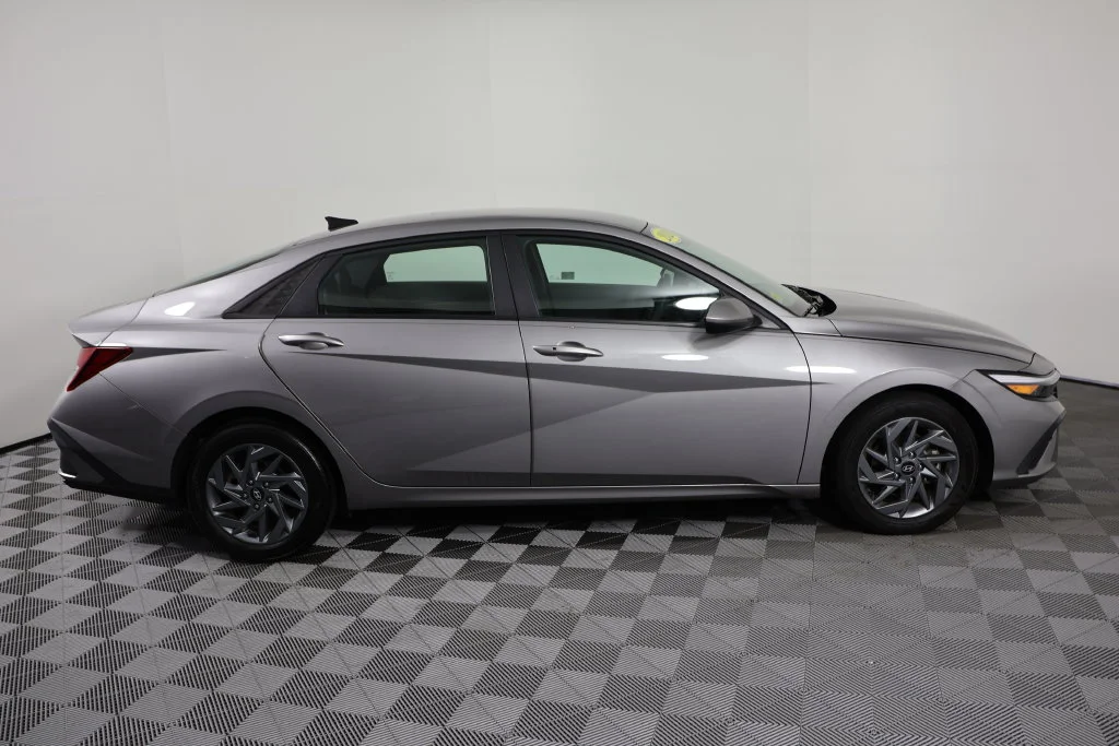 Certified Used 2024 Silver Hyundai SEL image 9