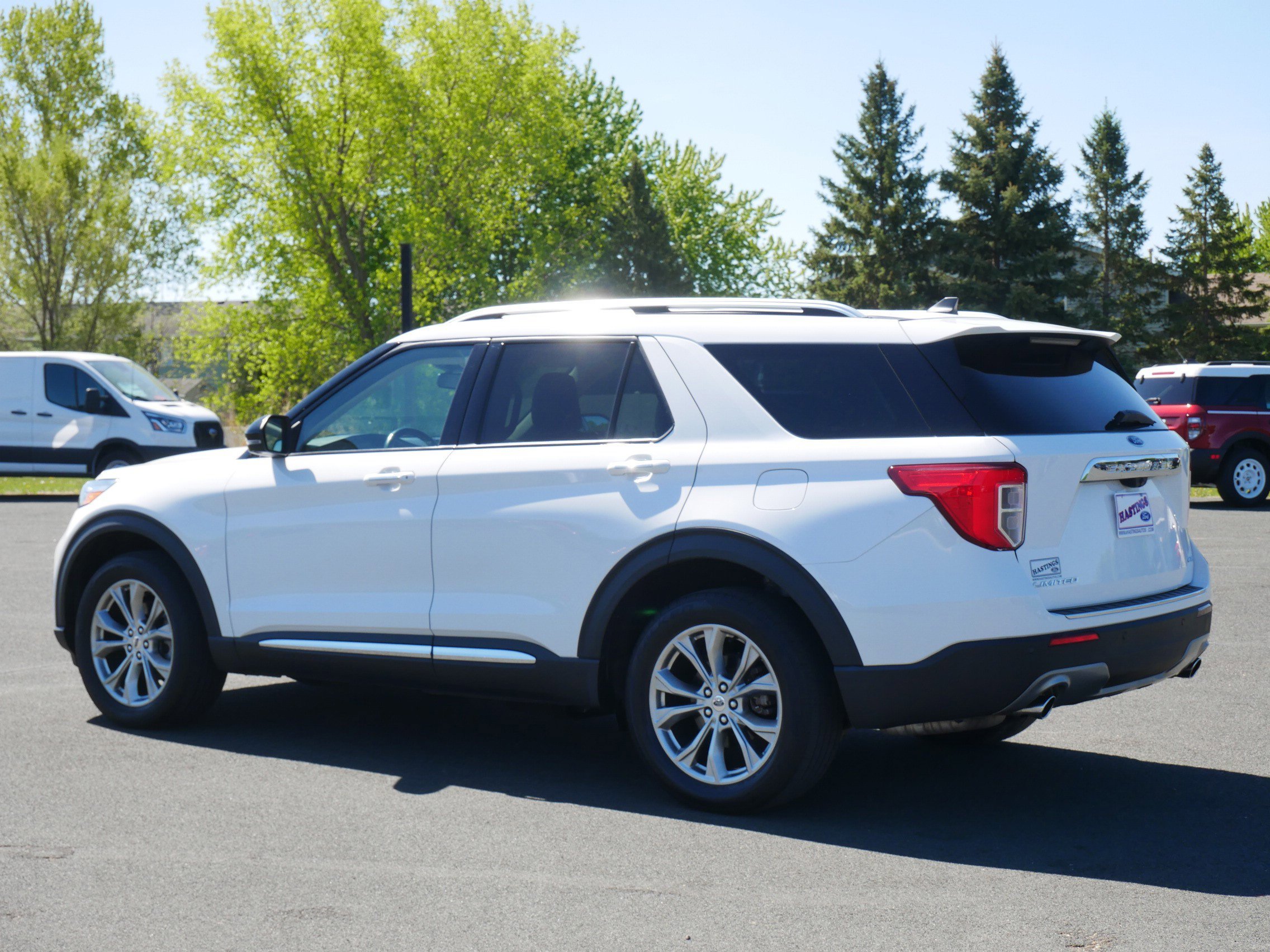 Used 2021 White Ford Limited image 3