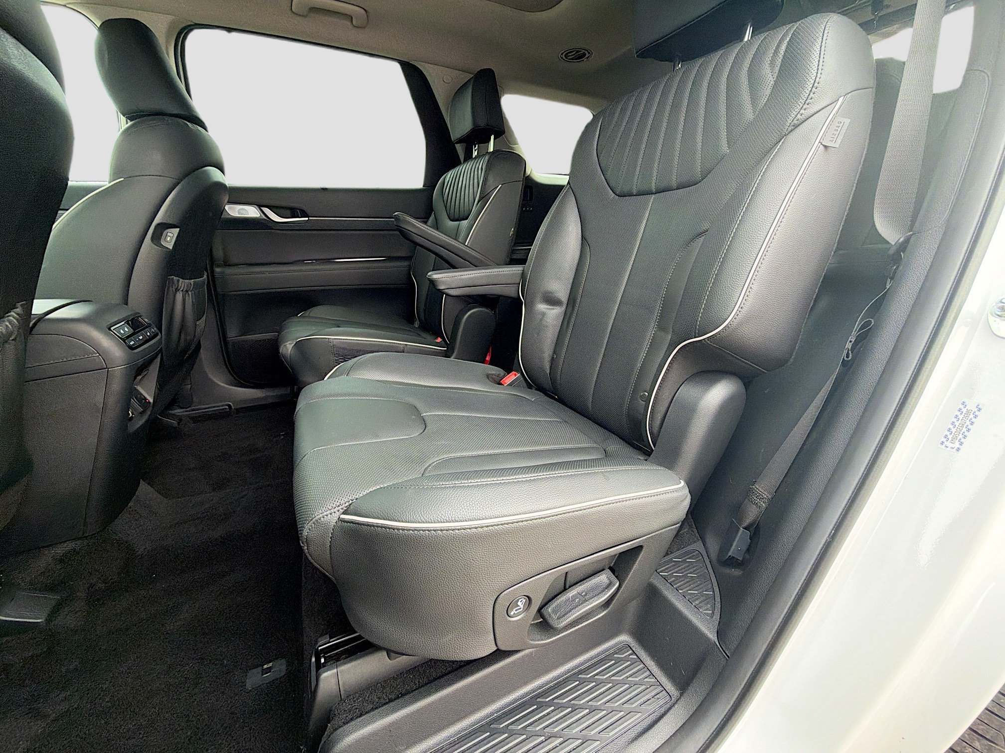 Used 2024 Hyper White Hyundai Limited image 22