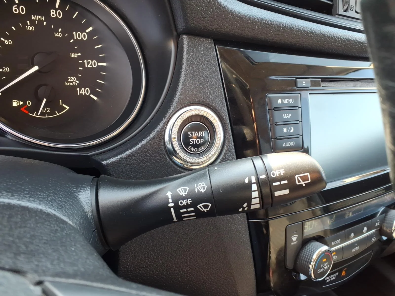 Used 2018 Black Nissan AWD SV image 21