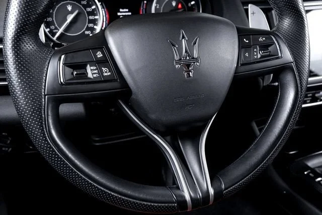 Used 2021 Nero Maserati  image 32