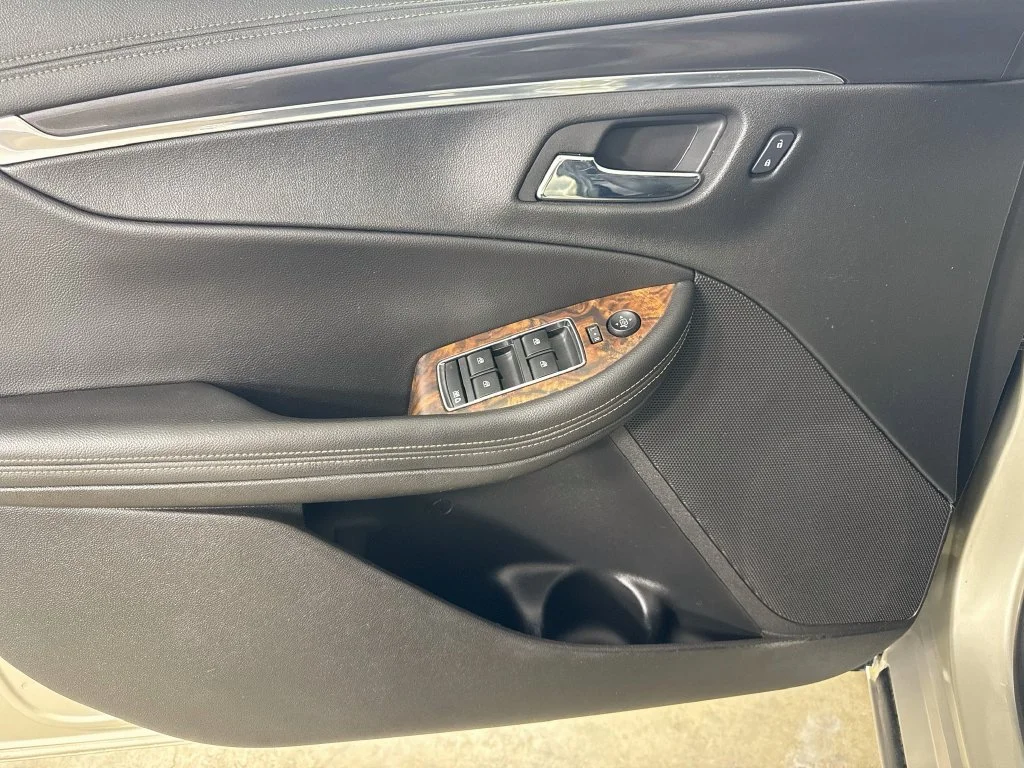 Used 2014 Gold Chevrolet LT image 17