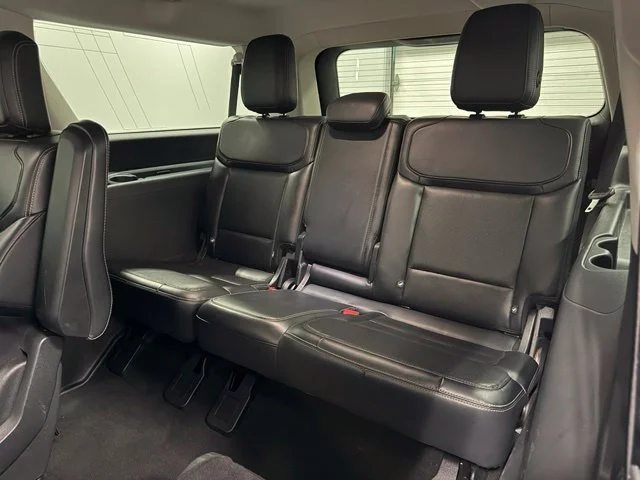 Used 2025 White Ford Platinum image 29