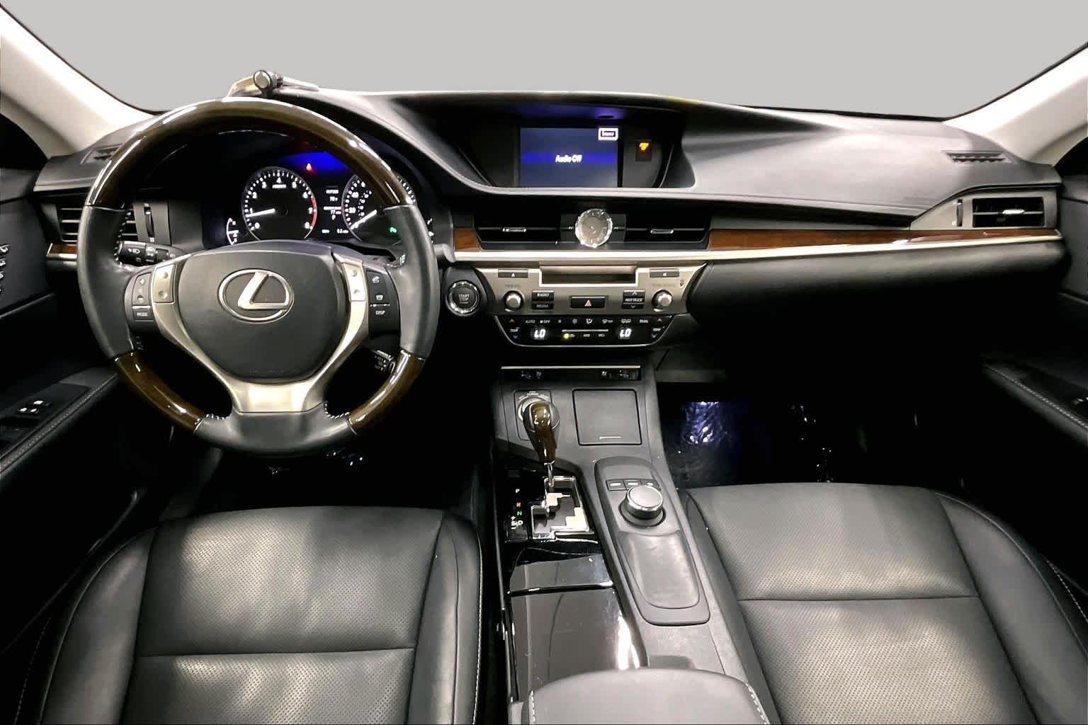 Used 2014 Silver Lining Metallic Lexus  image 15