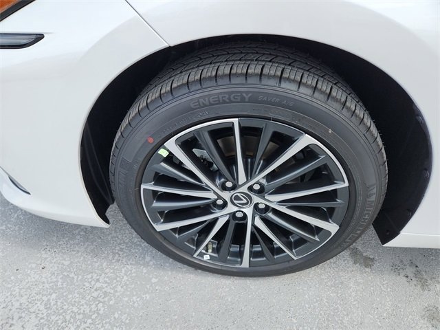 2025 Lexus ES 350 - Photo 10