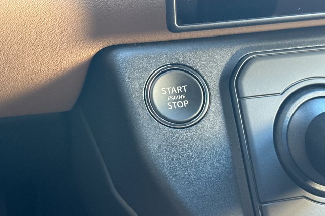 New 2026 Fuji White Land Rover X-Dynamic SE image 22