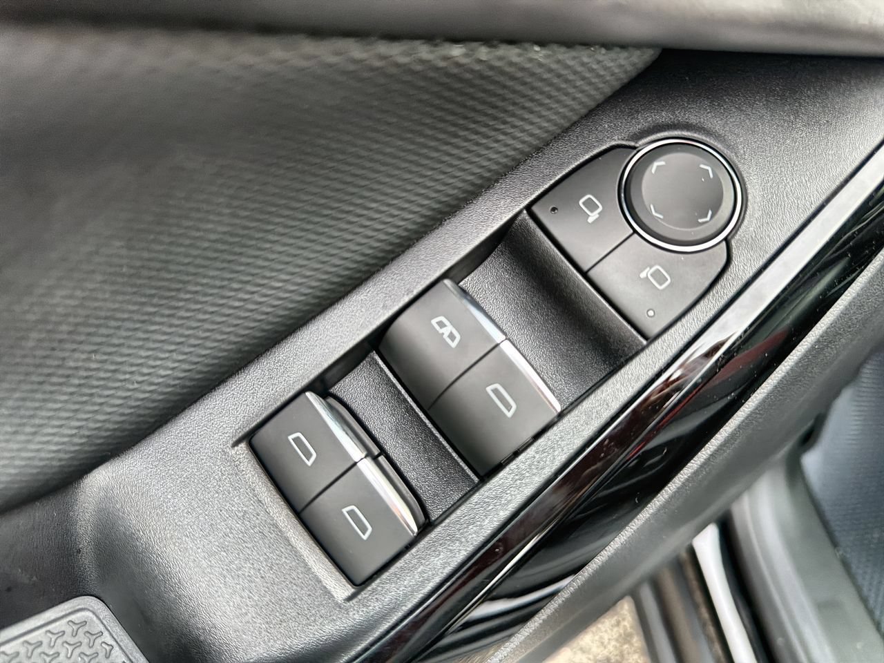New 2027 Mosaic Black Metallic Chevrolet RS image 19