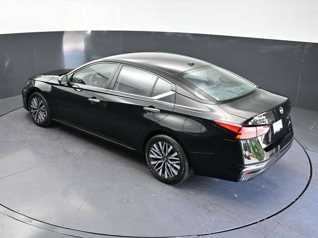 2025 Nissan Altima SV - Photo 30