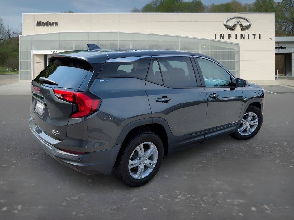 Used 2021 Graphite Gray Metallic GMC SLE image 4