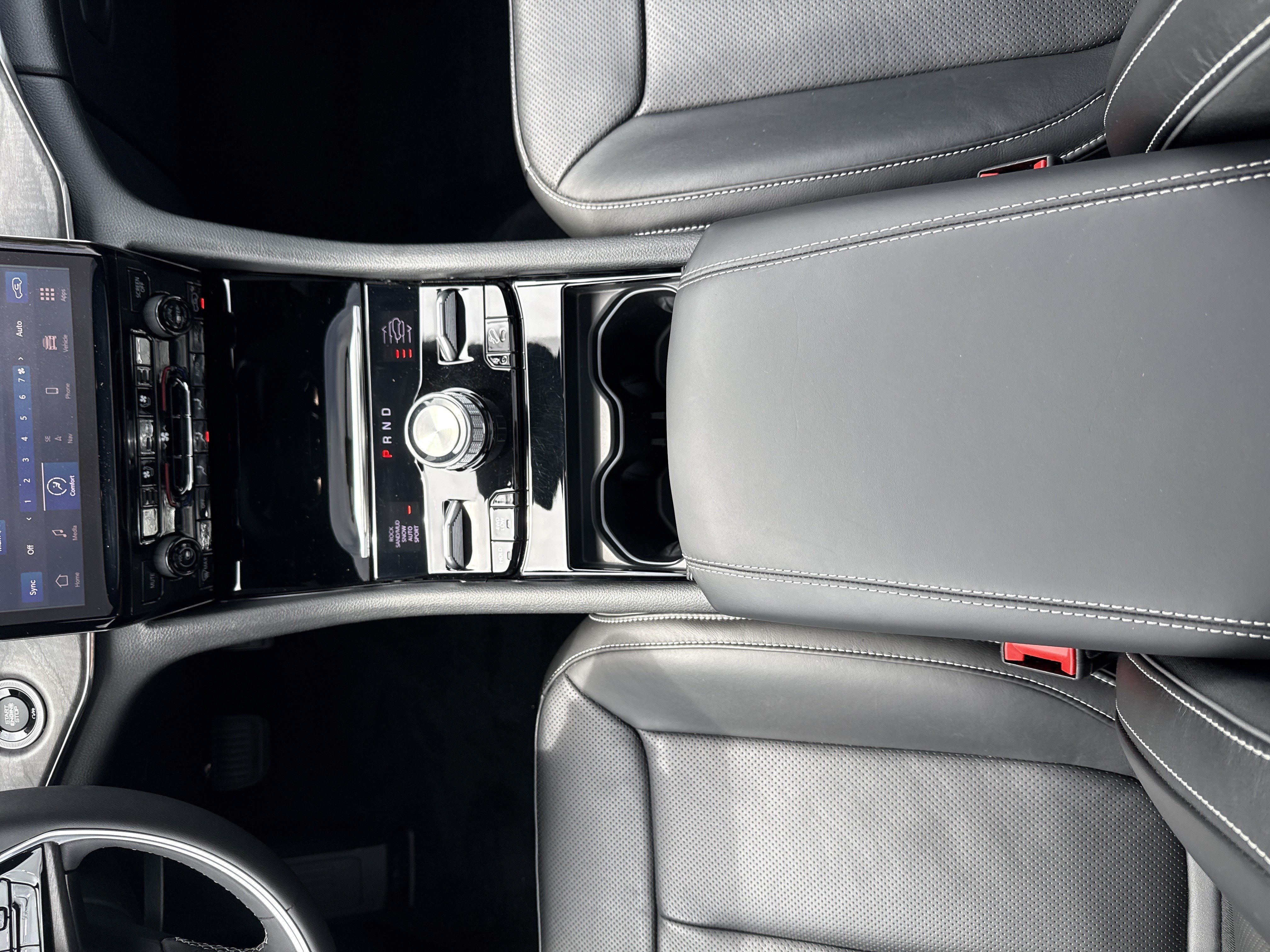 Used 2023 Rocky Mountain Pearlcoat Jeep Overland image 32