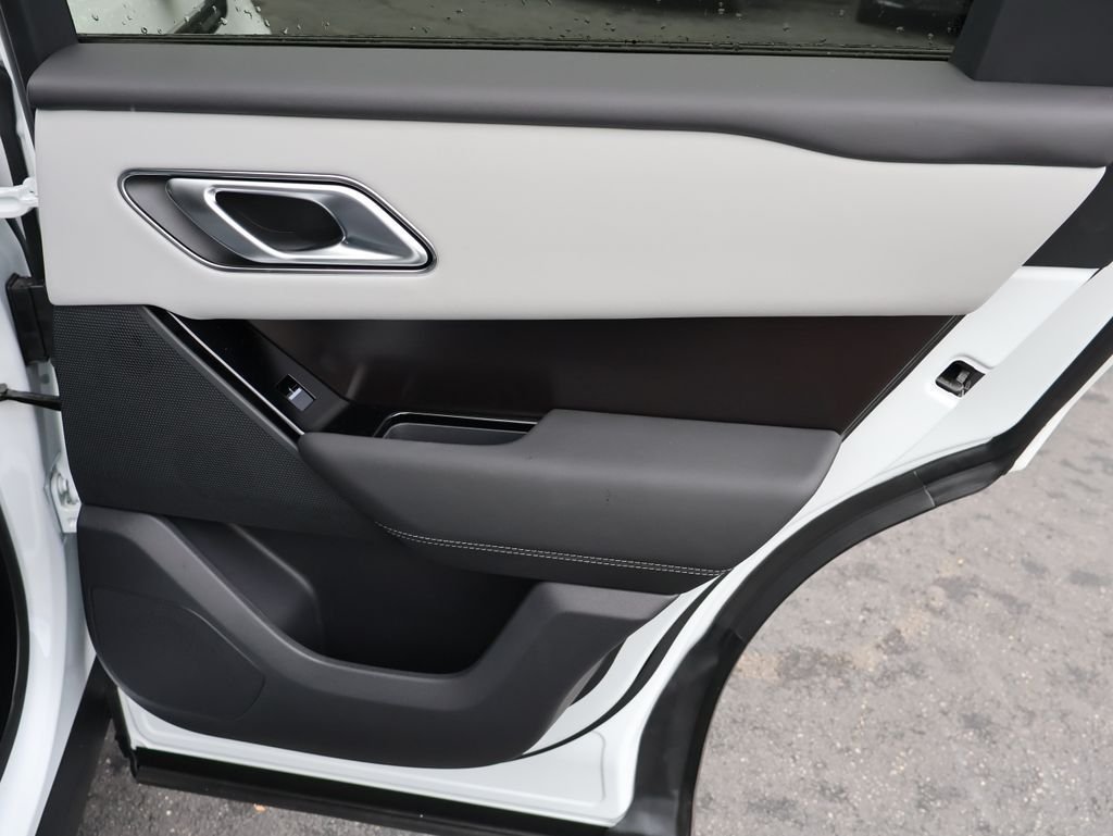 New 2026 Fuji White Land Rover  image 14