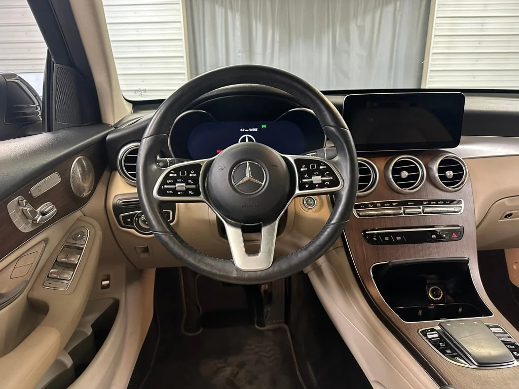 2021 Mercedes-Benz GLC GLC300 - Photo 2