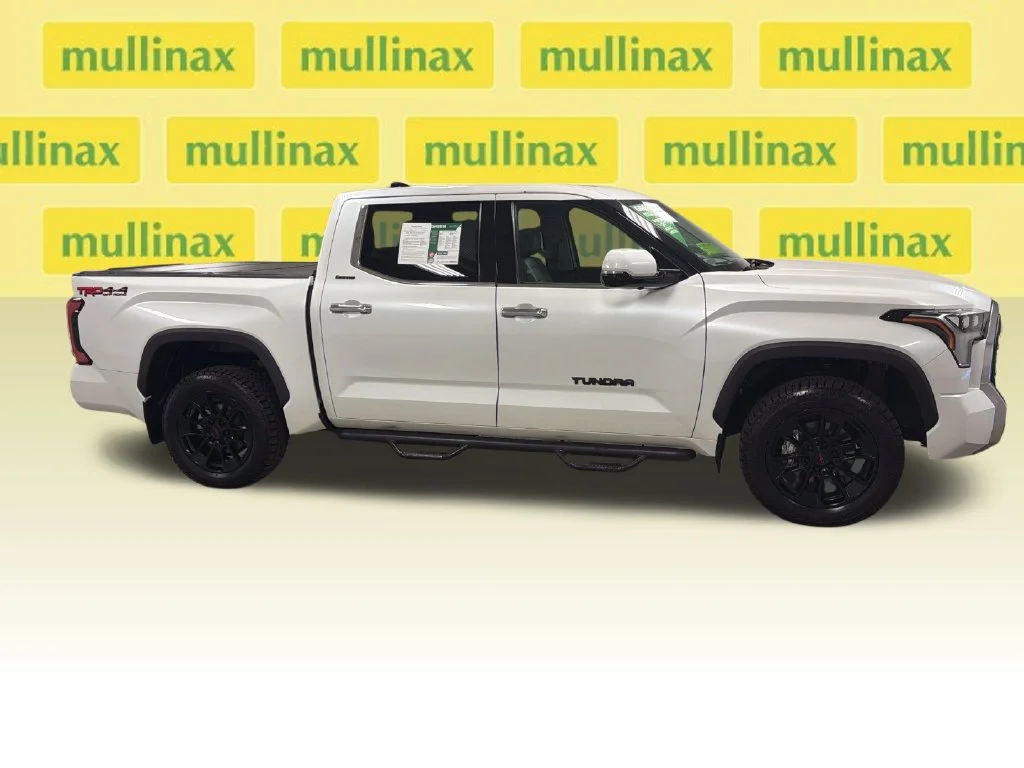 Used 2022 Off-white Toyota Limited image 23