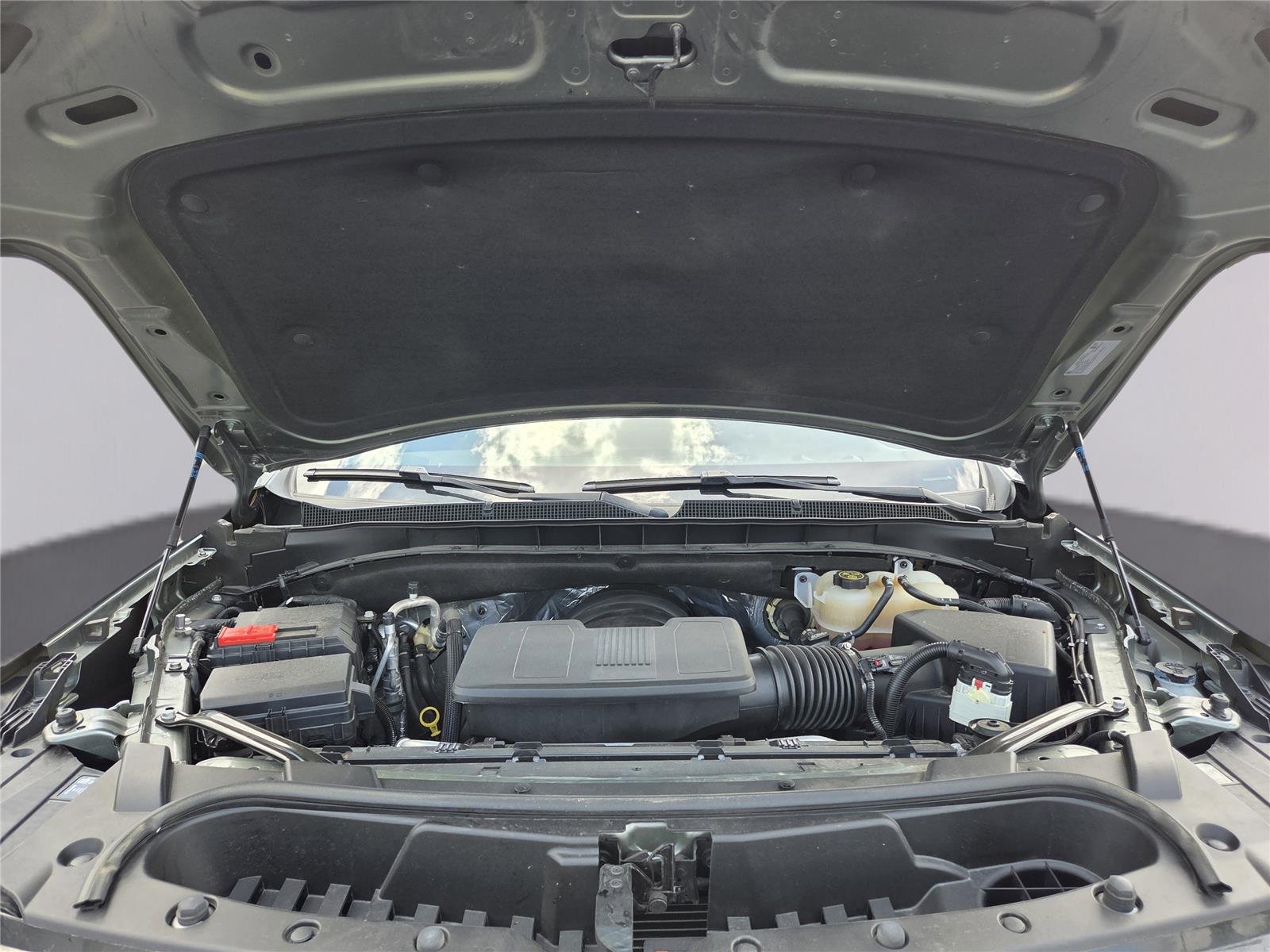 Used 2024 Silver Sage Metallic Chevrolet LT image 30