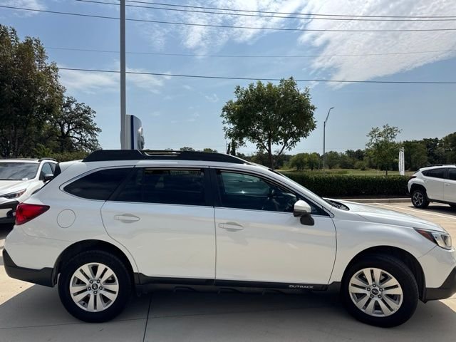 Used 2019 White Subaru 2.5i Premium image 2
