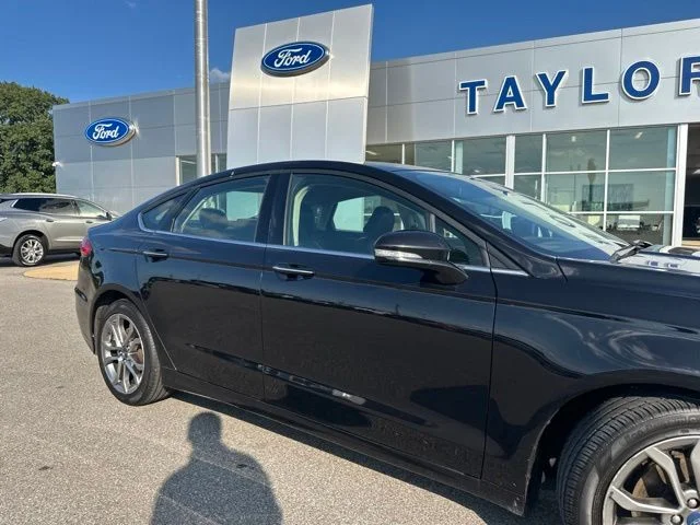 Used 2020 Agate Black Metallic Ford SEL image 7