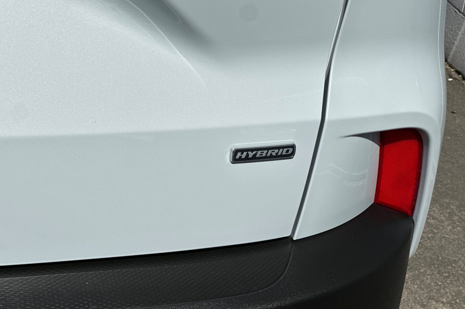 Used 2025 Silver Ford Platinum image 32