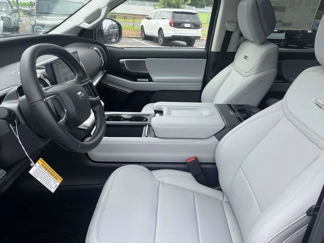 New 2026 White Ford Platinum image 7
