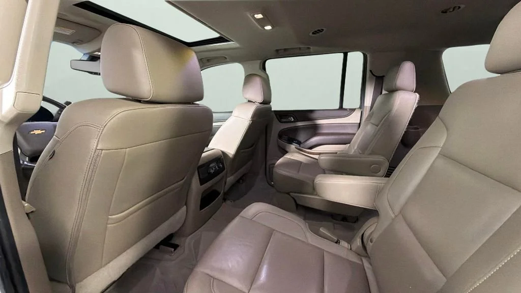 Used 2019 IRIDESCENT PEARL TRICOAT Chevrolet LT image 30