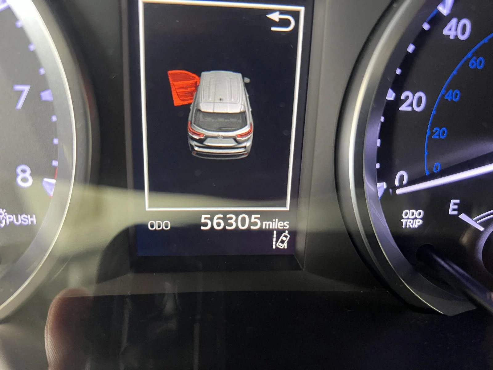 Used 2018 Bk Toyota LE image 12