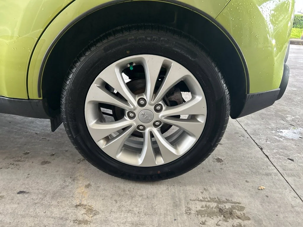 Used 2014 Green Kia Plus image 14