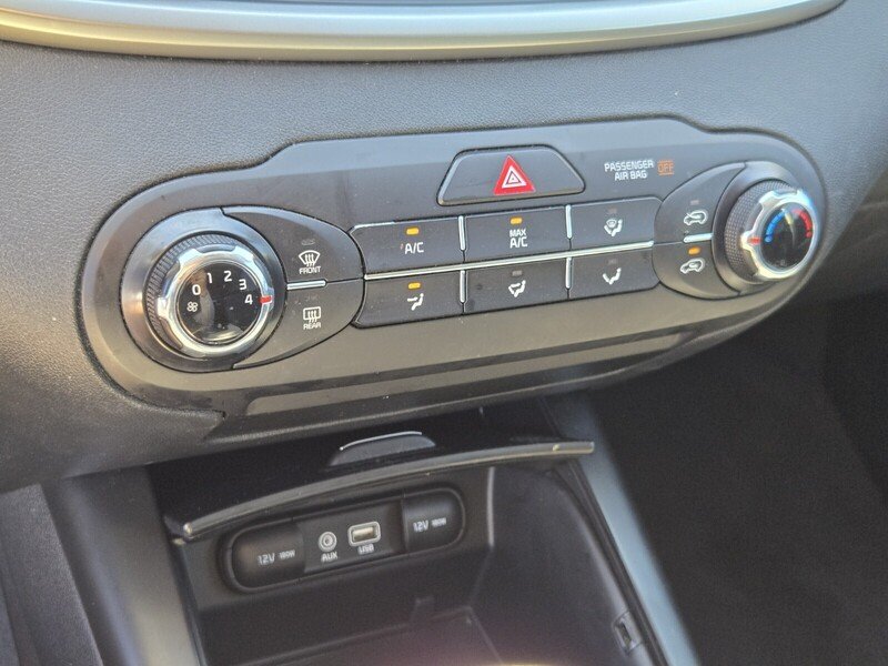 Used 2020 Ebony Black KIA L FWD image 23