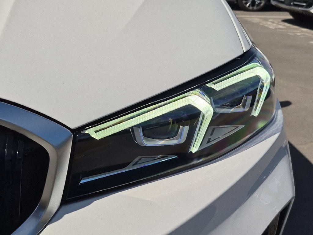 Used 2026 Alpine White BMW 330i image 38