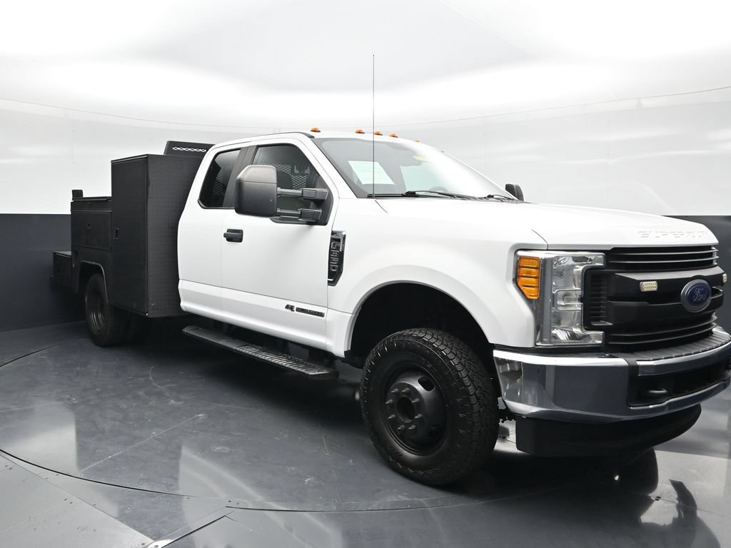 Used 2017 White Ford XL image 7