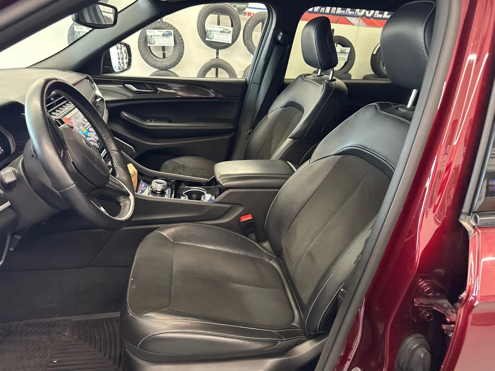 Used 2022 Velvet Red Pearlcoat Jeep Altitude image 9