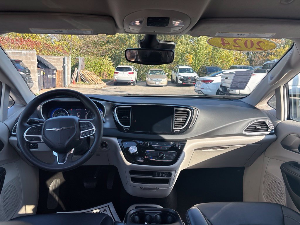 Used 2024 White Chrysler Touring L image 16