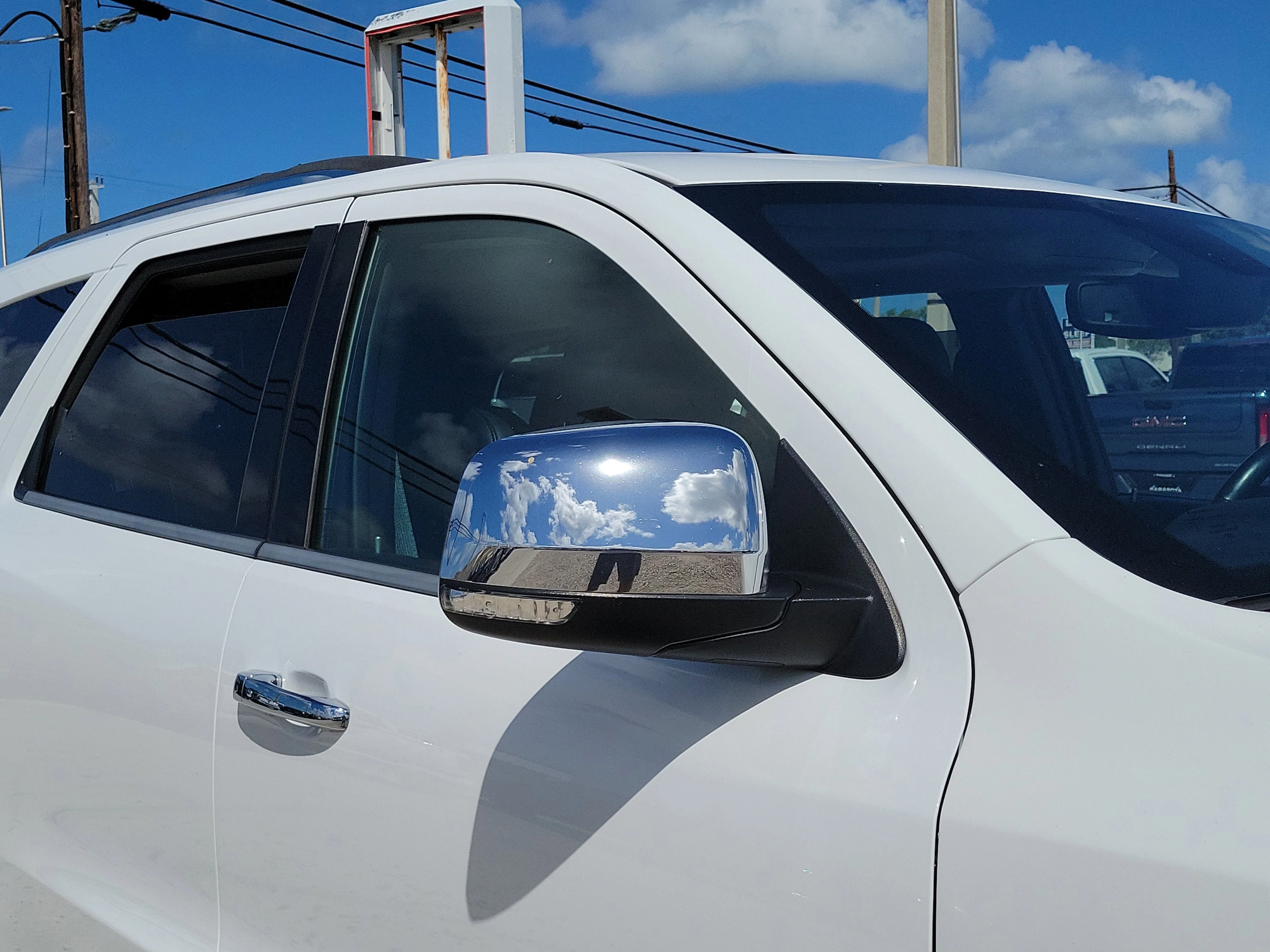 Used 2019 White Knuckle Clearcoat Dodge Citadel image 9