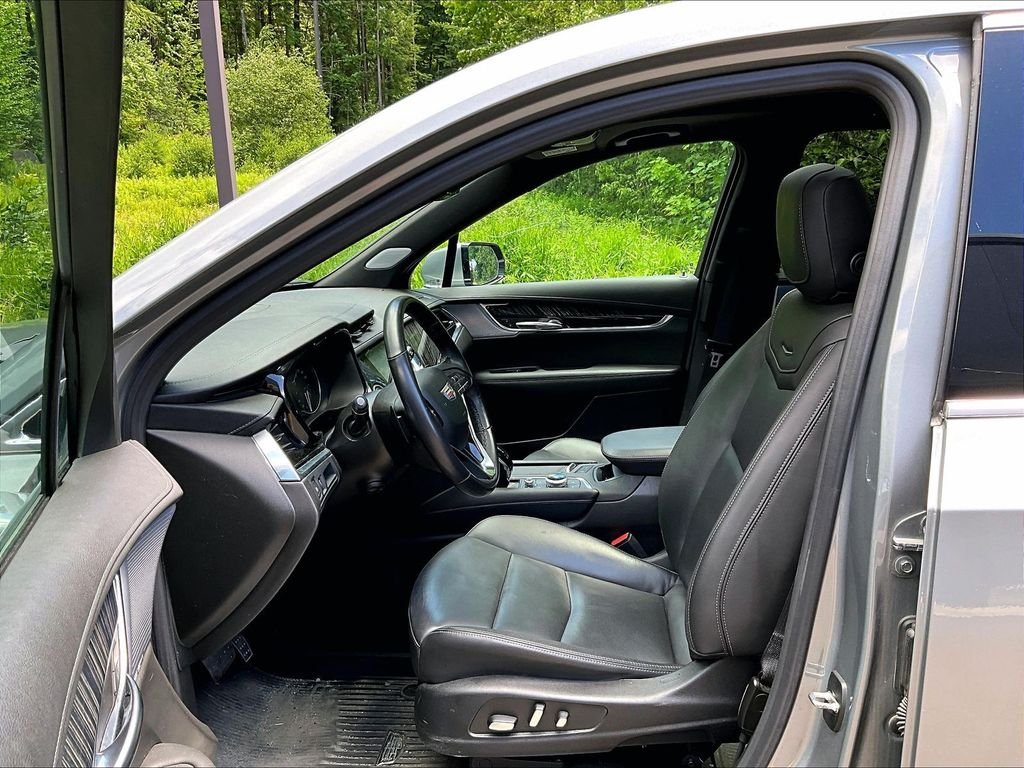 Used 2024 Silver Cadillac Premium Luxury image 7