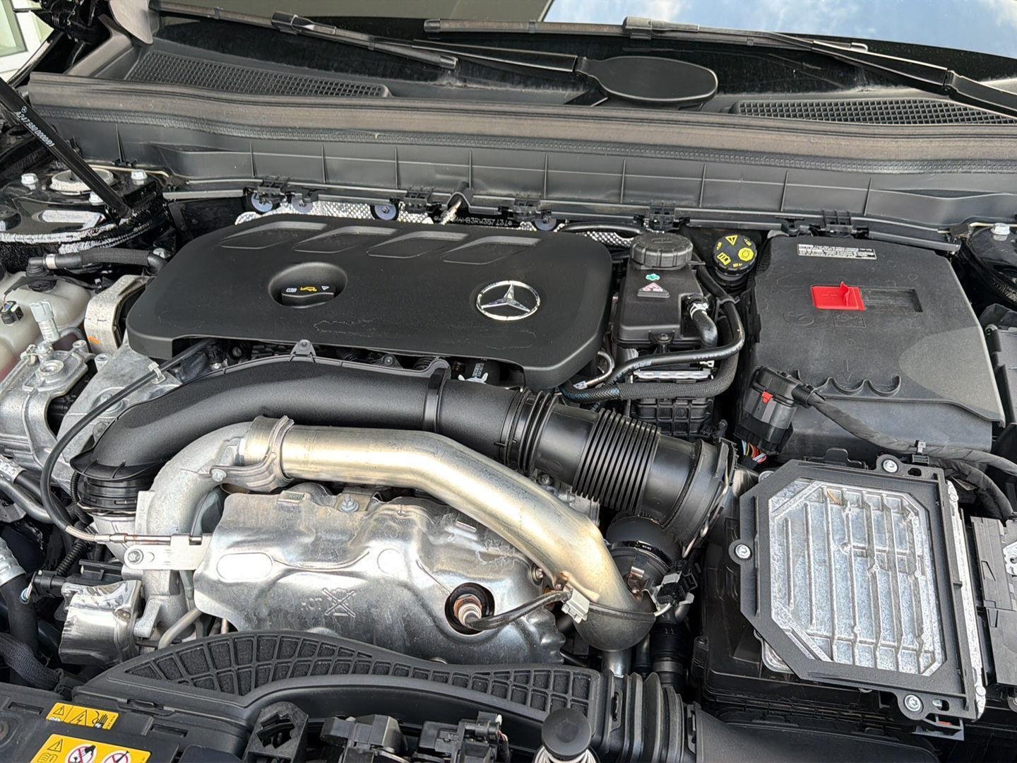 Used 2024 Night Black Mercedes-Benz GLB 250 image 36
