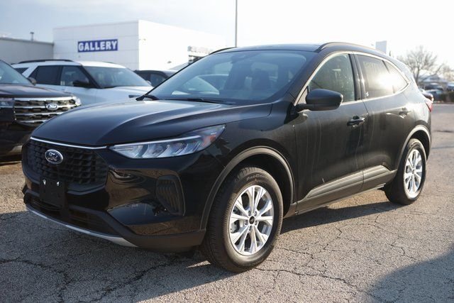 New 2026 Agate Black Metallic Ford Active® image 2