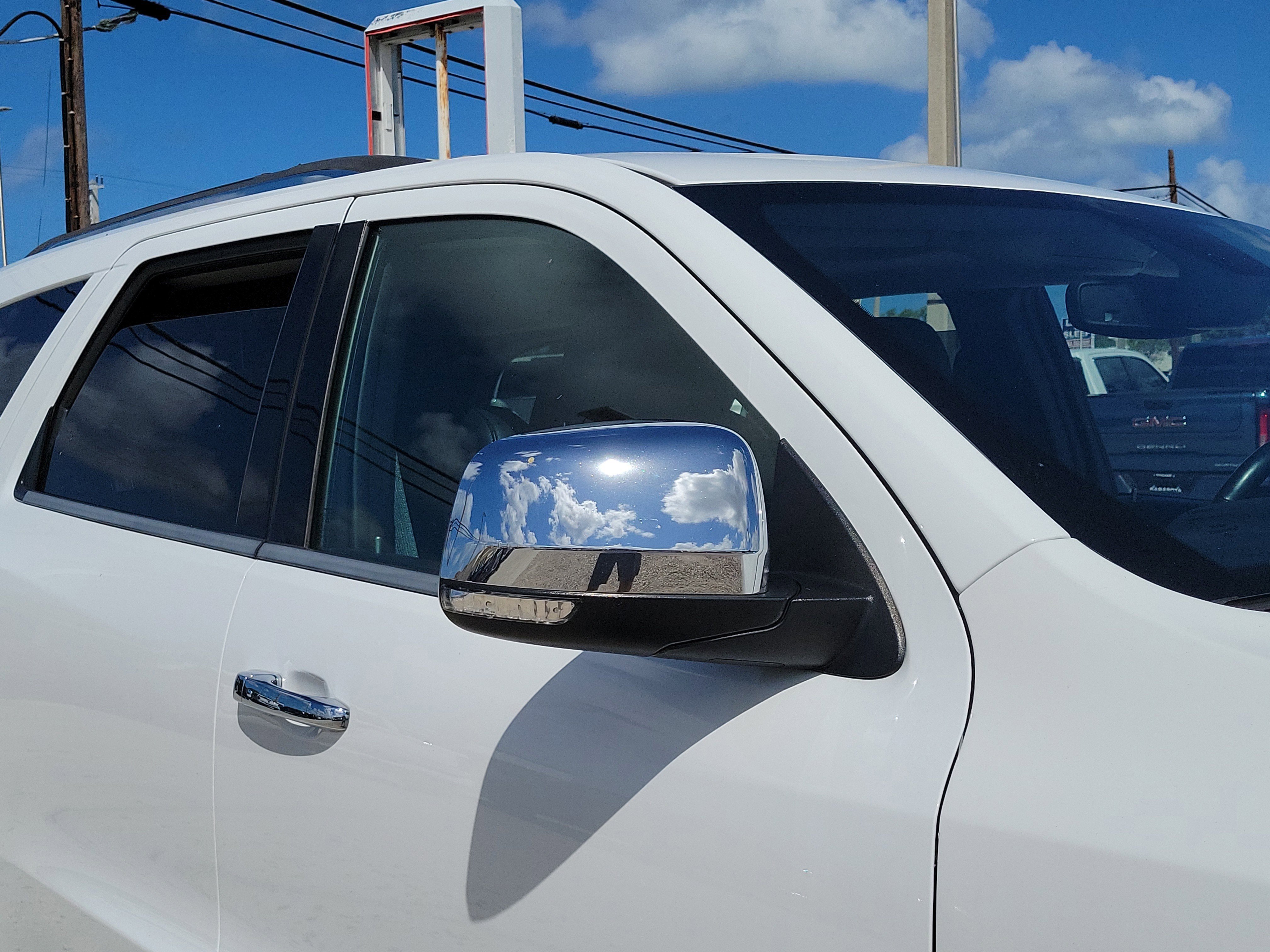 Used 2019 White Knuckle Clearcoat Dodge Citadel image 9