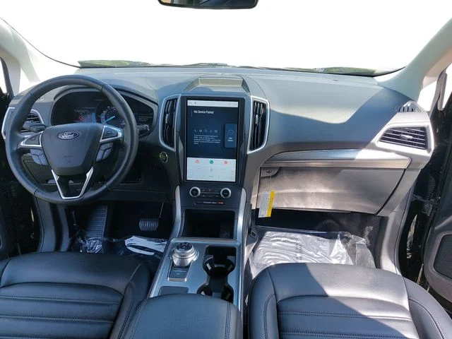 Used 2022 Black Ford SEL image 9