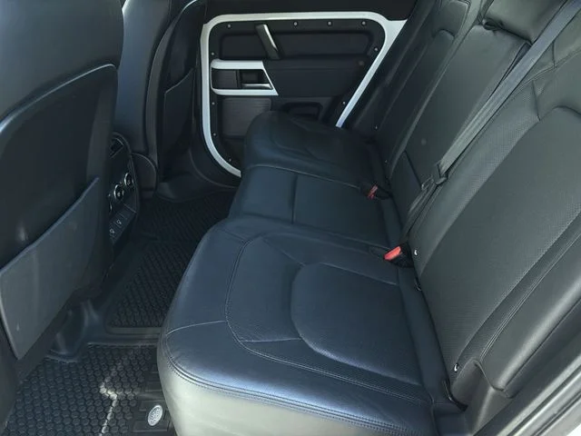 Used 2023 White Land Rover S image 20