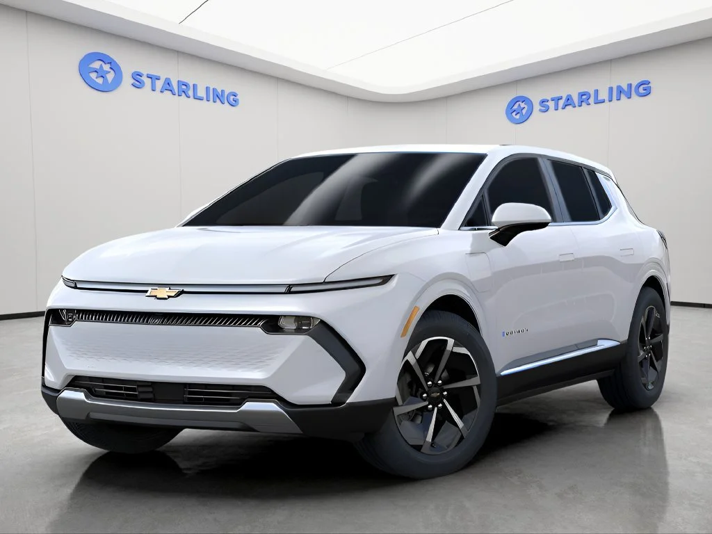 Used 2025 Summit White Chevrolet LT image 6
