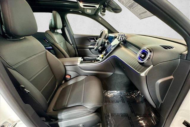 New 2026 Polar White Mercedes-Benz GLC 300 image 56