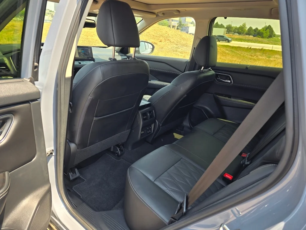 Used 2024 Boulder Gray Pearl Nissan Platinum image 14