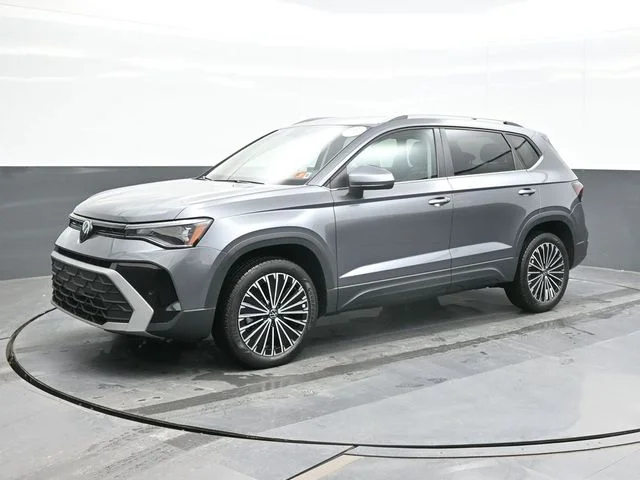 2025 Volkswagen Taos 1.5T SE's photo