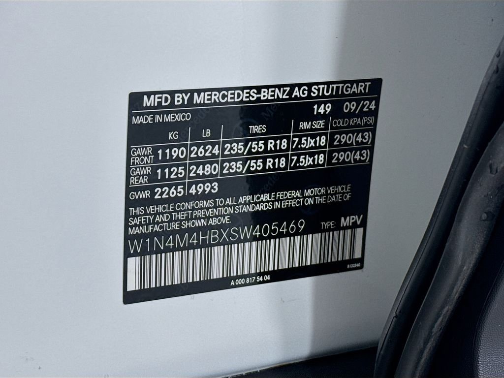Used 2025 White Mercedes-Benz GLB 250 image 31