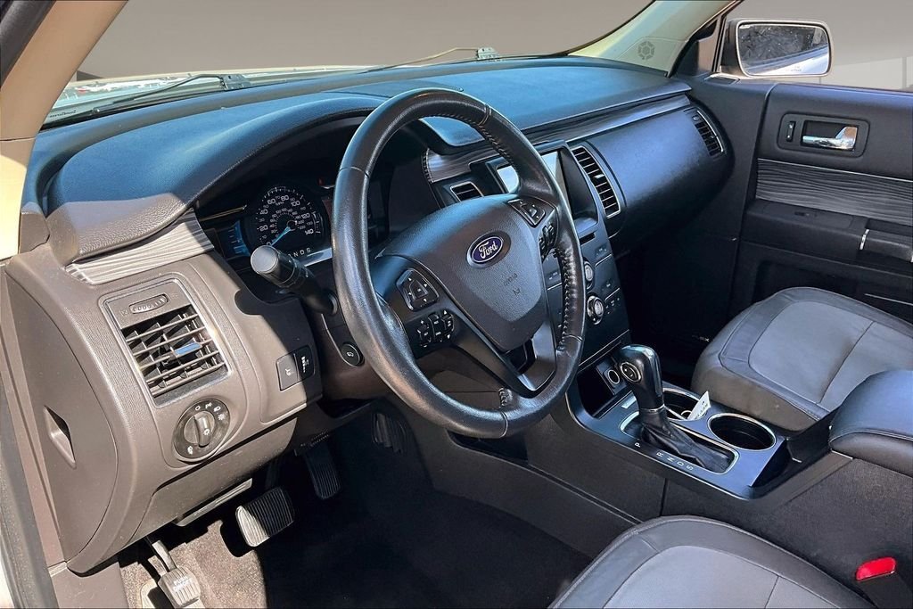 Used 2019 Silver Ford SEL image 13